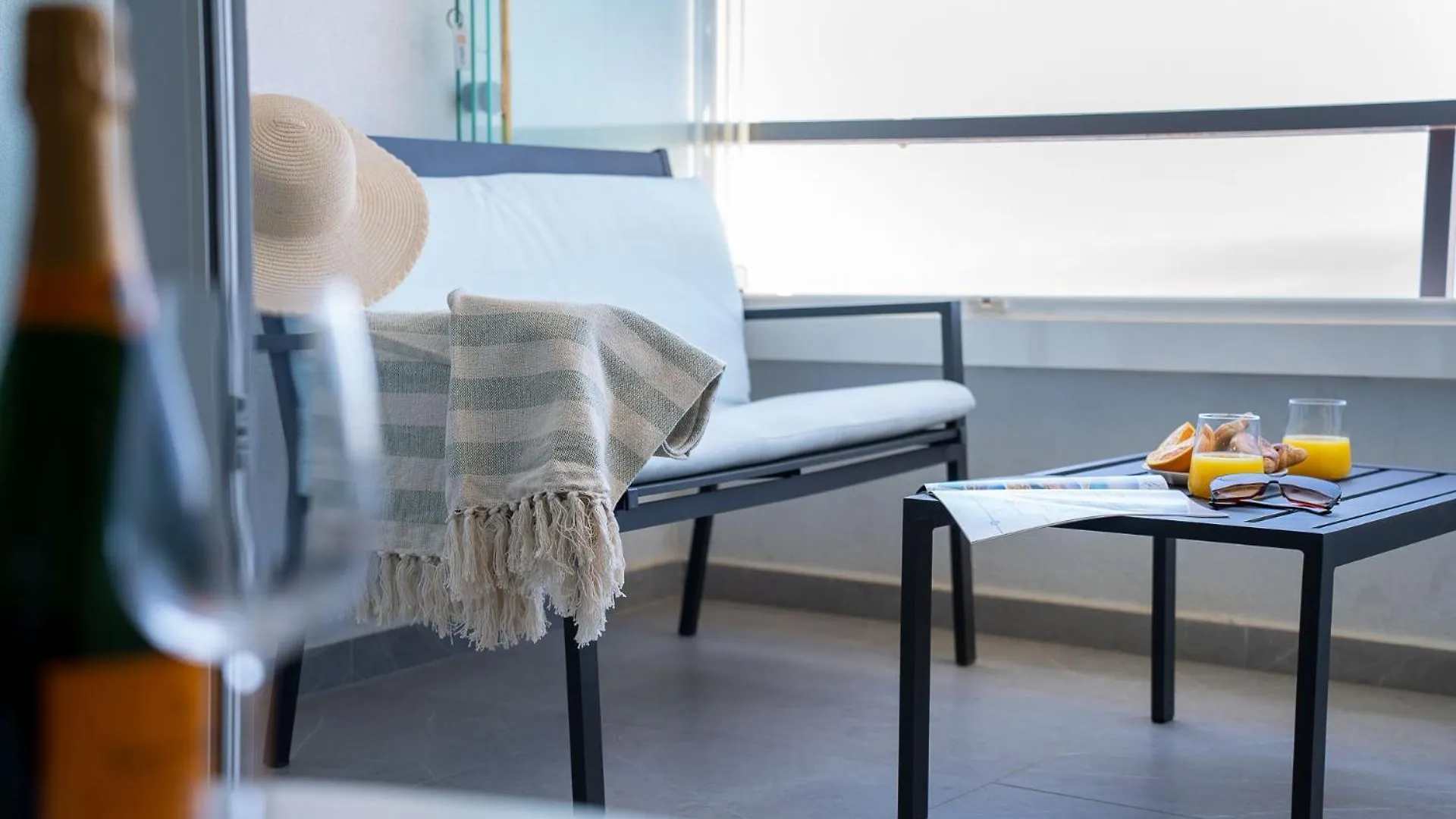 פואנגירולה One Bedroom Apartment Next To The Port